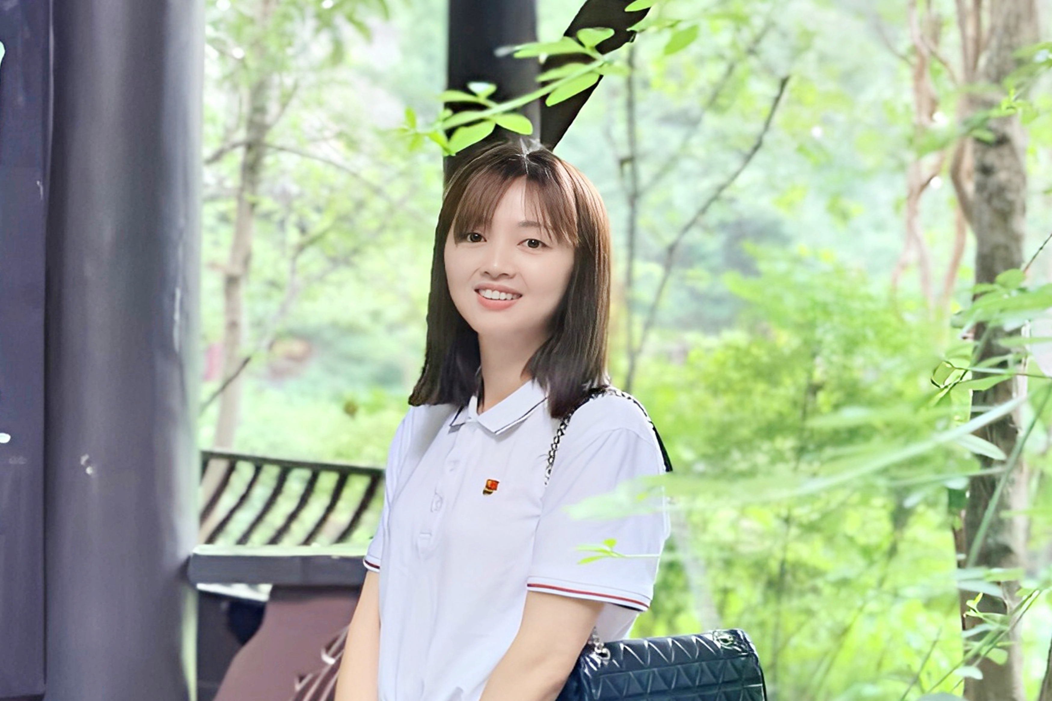 杨静